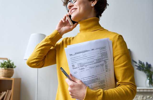 DIY vs. Tax Preparer: How Should You File Your Taxes?